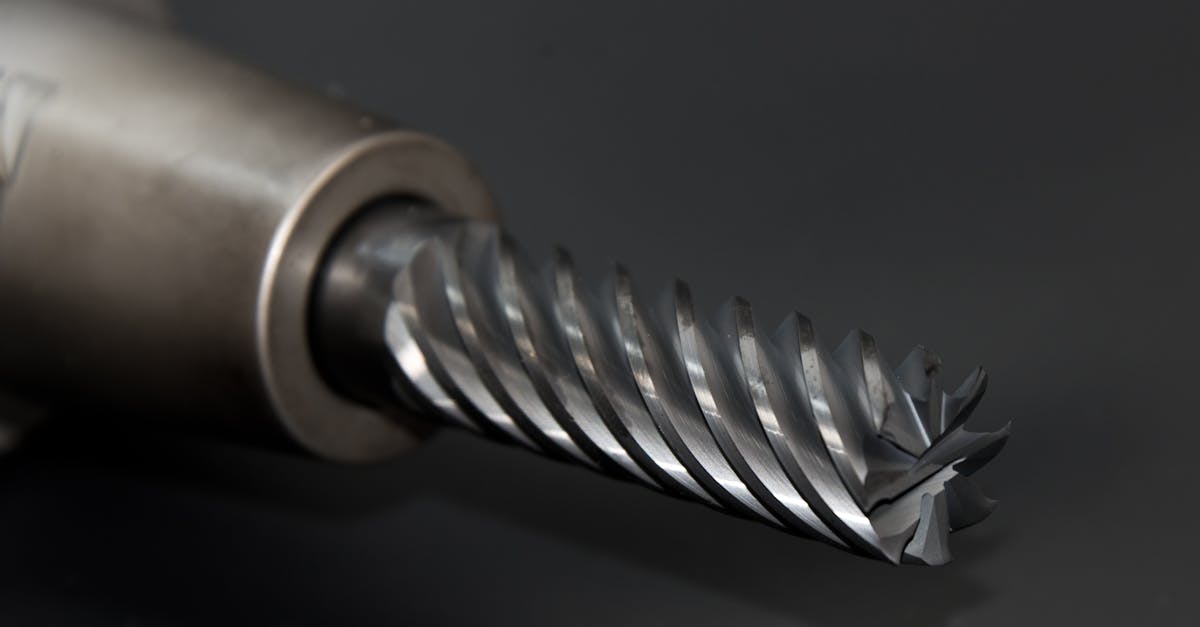 découvrez tout sur le drill : histoire, principaux artistes, influence sur la scène musicale et évolution de ce genre urbain percutant. plongez au cœur du phénomène musical qui bouscule les codes du rap moderne.