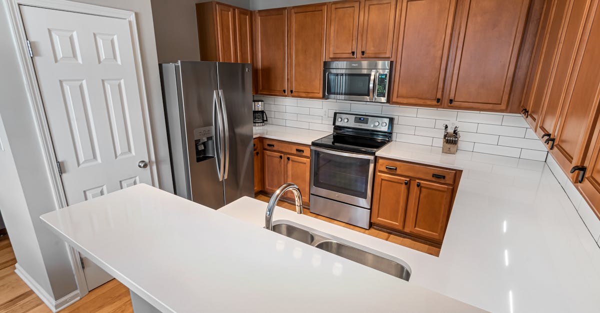 découvrez les différentes finitions pour meubles : conseils, types de vernis, peintures et techniques pour sublimer et protéger votre mobilier. idéal pour restaurer ou personnaliser vos meubles.