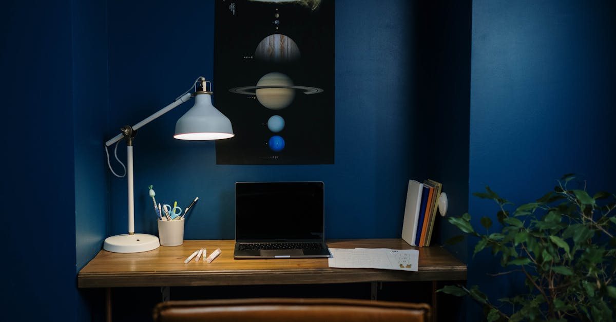 découvrez toutes les astuces et techniques pour peindre vos meubles ! guide complet pour donner une seconde vie à votre mobilier : choix des couleurs, préparation, application et finitions.