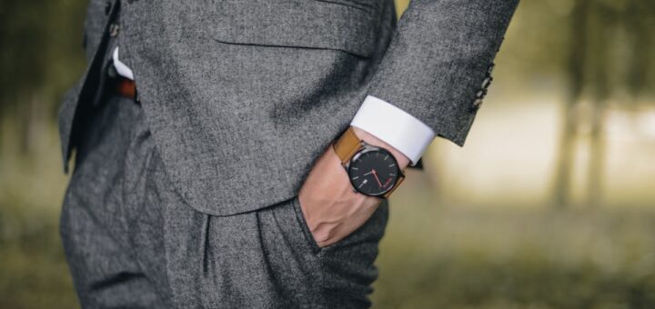 découvrez la ponceuse à bande stationnaire, idéale pour le ponçage précis du bois et du métal. puissante, stable et facile à utiliser, elle garantit des finitions professionnelles pour tous vos projets de bricolage.