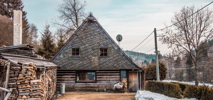 découvrez des idées pratiques et esthétiques pour le rangement du bois de chauffage. optimisez l'espace, protégez votre bois et facilitez l'accès grâce à nos solutions de stockage adaptées à tous les besoins.