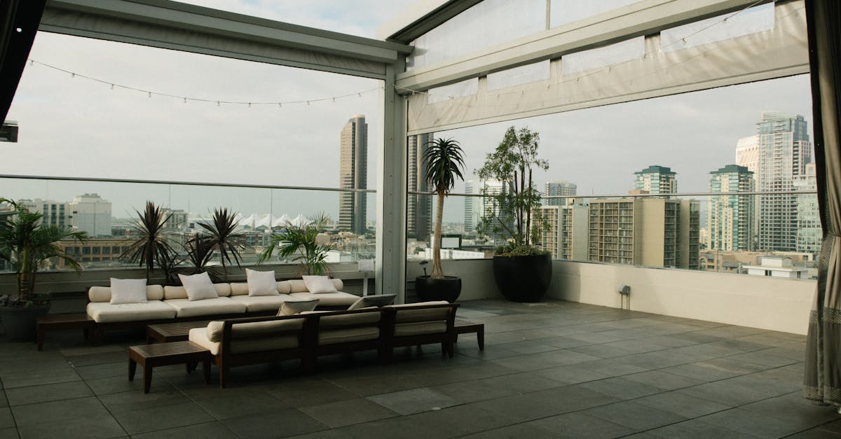 découvrez les principales réglementations à respecter pour la construction d’une terrasse : démarches administratives, normes à suivre et conseils pratiques pour réaliser votre projet en toute légalité.