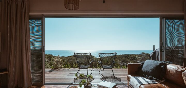 découvrez des idées innovantes et des conseils pratiques pour aménager et décorer votre terrasse. inspirez-vous des dernières tendances en design extérieur pour créer un espace de détente chaleureux et esthétique.